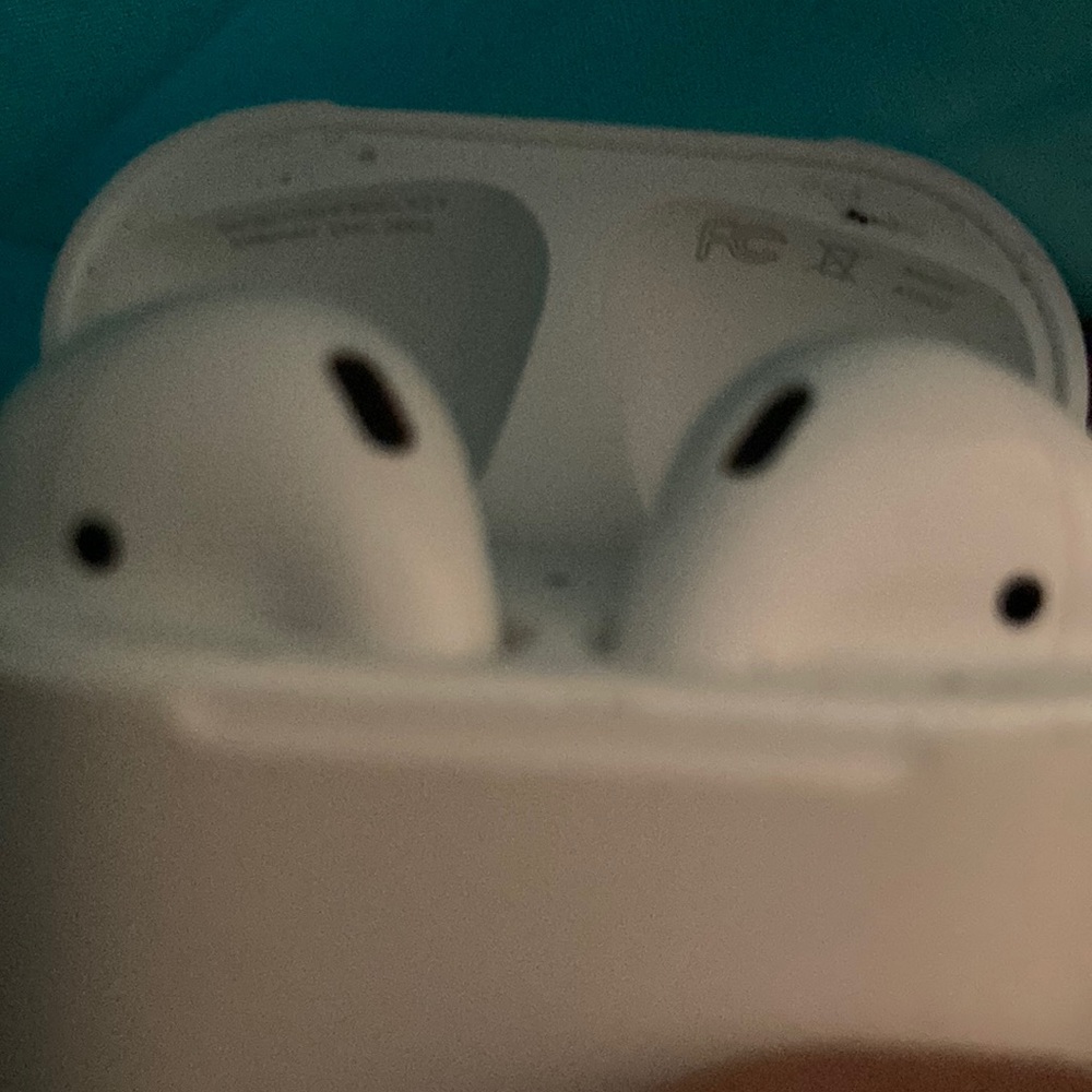 AirPods